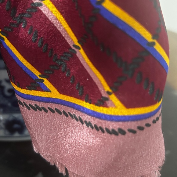 Vintage Anne Klein Signed Silk Scarf - Picture 4 of 8